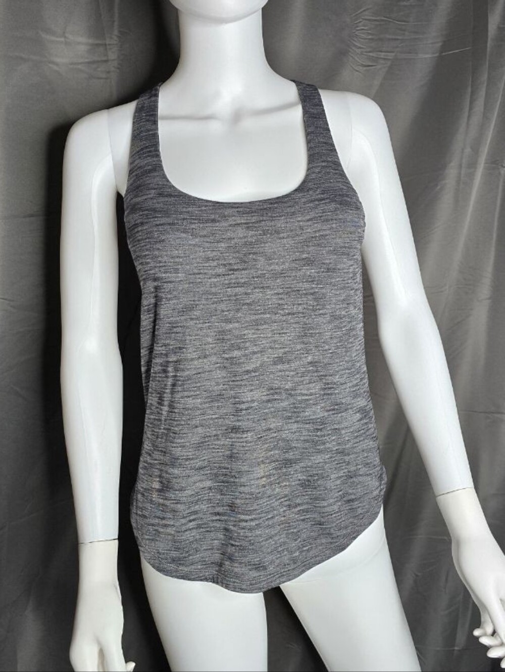 Lululemon Gray Racerback Tank Top - Classic Scoop Neck Size 4